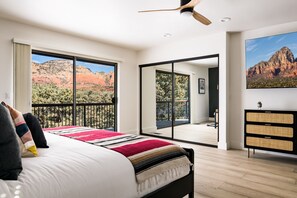 4 bedrooms, iron/ironing board, free WiFi, bed sheets - The Sedona Native - Oversized Spa, Expansive Views and Hiking! (Sedona)