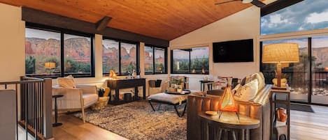Smart TV, fireplace