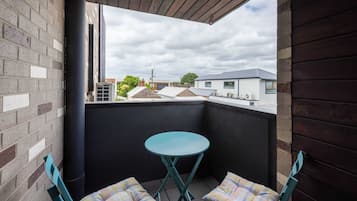 Basic Apartment, 1 Queen Bed | Property grounds