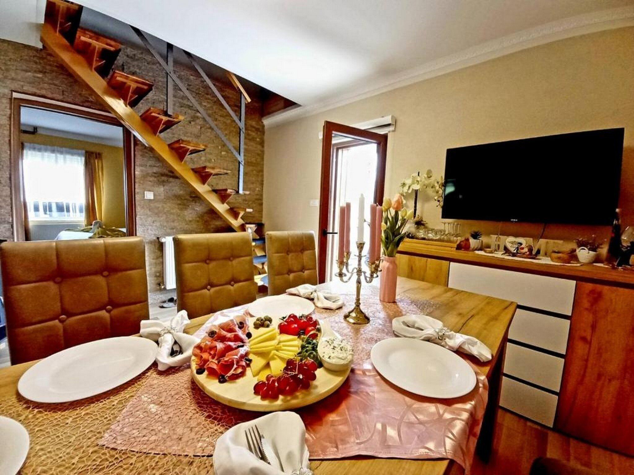 House (Two Bedroom Holiday Home with Hot Tub) | Dining room