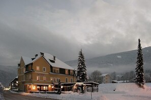 Property grounds - Hotel Villa Huber (Afritz am See)