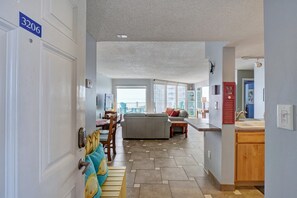 Smart TV, lettore DVD, studio