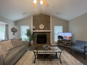 Smart-TV, Kamin, Drucker