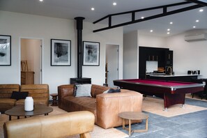 Smart TV, fireplace, video games