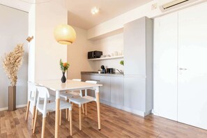 Dining - MOT + Azopardo 700 'A' - Lux Loft Pool Puerto Madero (Puerto Madero)