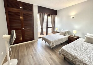 2 slaapkamers, een kluis op de kamer, gratis wifi, beddengoed
