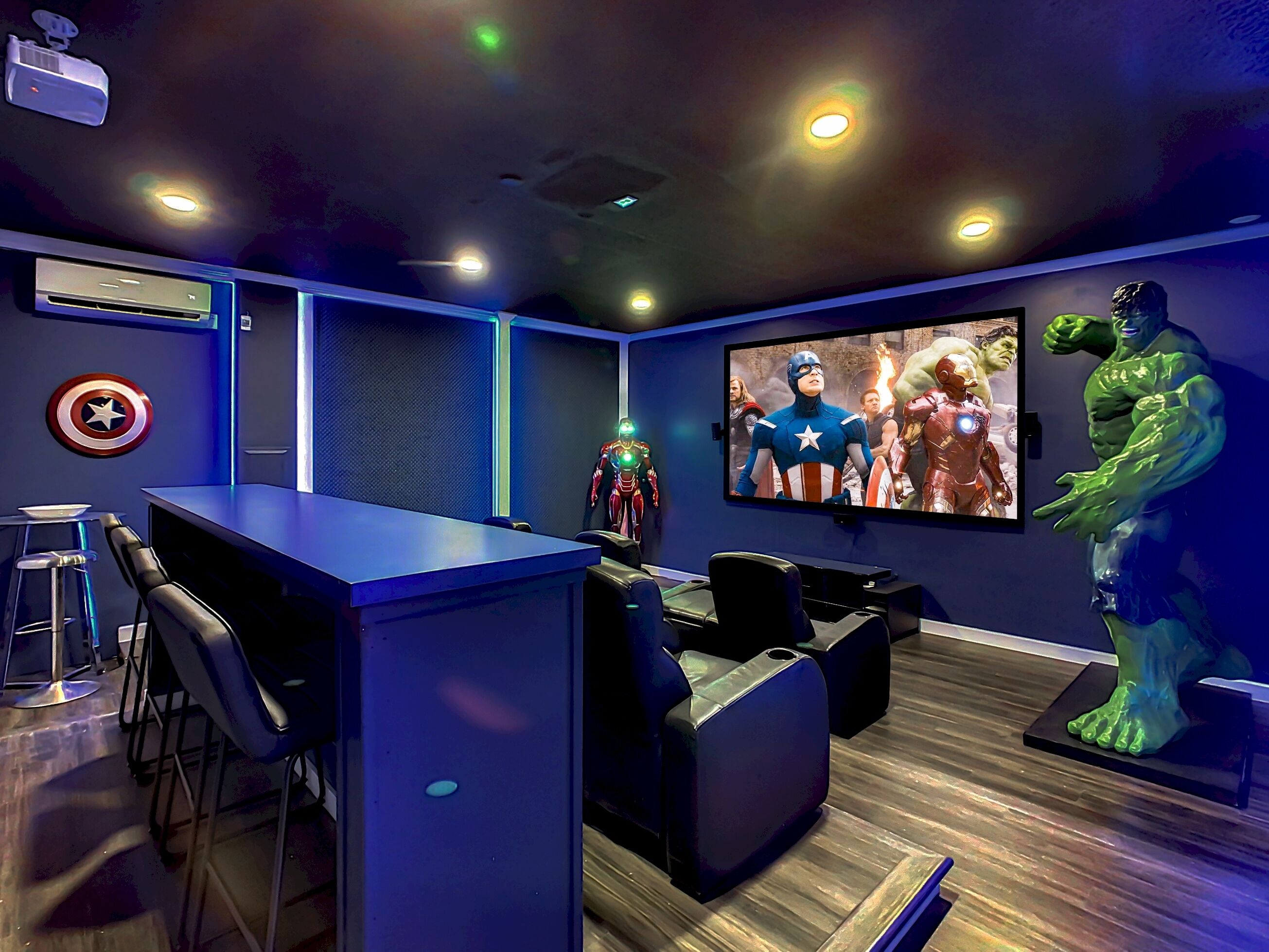 FUN-2 Theaters(1 Poolside)-2 Game Rms-3 Themed BRs