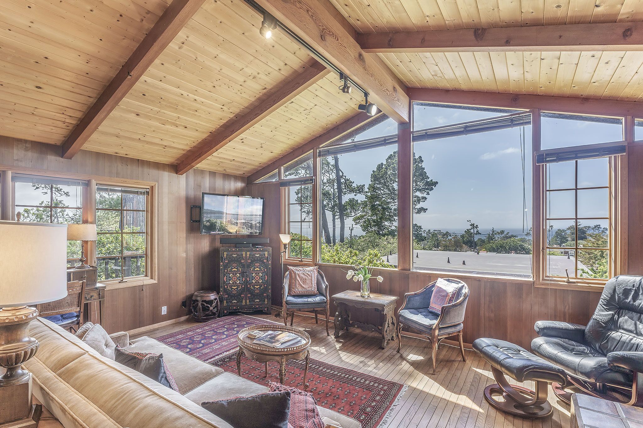 3879 Lucy's Treehouse - Ocean Views from a Cozy Redwood Bohemian Cottage!