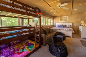 4 chambres, bureau, fer et planche à repasser, Wi-Fi gratuit