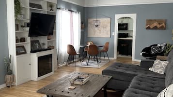 Smart TV, fireplace, DVD player, stereo