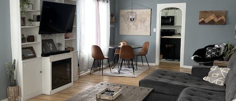 Smart-TV, Kamin, DVD-Player, Stereoanlage