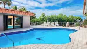 Imagen sin descripción, 3 de 38, botón