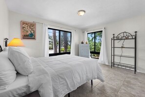 5 bedrooms, iron/ironing board, free WiFi, bed sheets