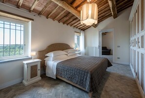 6 Schlafzimmer, Reisekinderbett, kostenloses WLAN, Bettwäsche