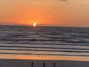 Beach nearby, sun-loungers, beach towels