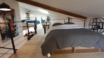 2 slaapkamers, een bureau, wifi, beddengoed