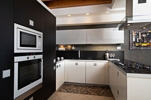 Fridge, microwave, oven, dishwasher