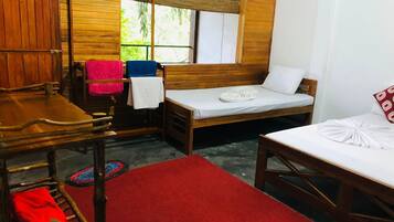 Chambre Double Standard, vue fleuve | Draps fournis