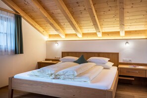 2 bedrooms, free WiFi, bed sheets - Apartment 'Feldererhof Apt Dolomitenblick' with Mountain View, Shared Garden and Wi-Fi (Gsieser Tal)