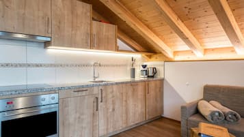 Køleskab, ovn, kogeplade, opvaskemaskine