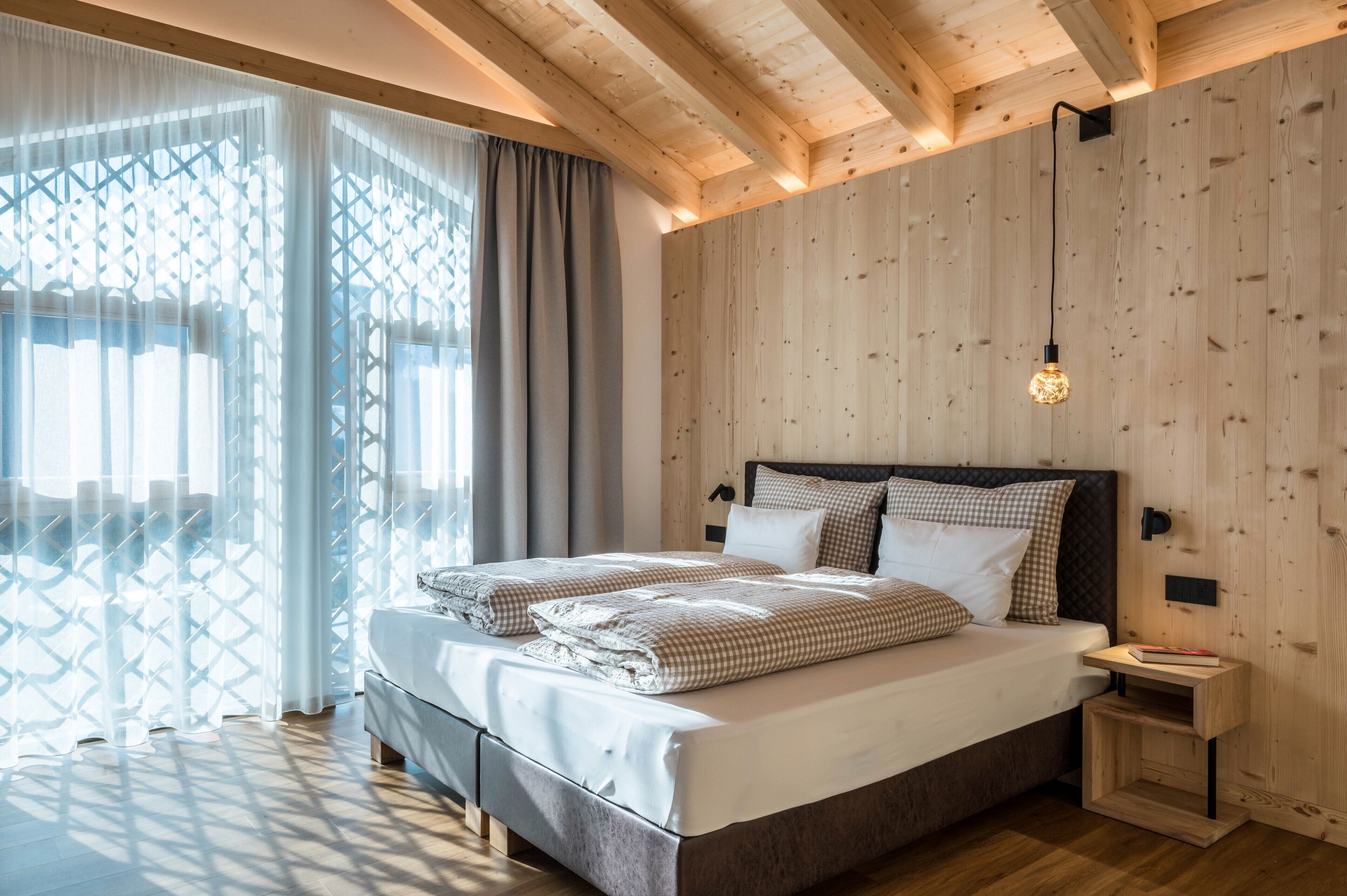 1 quarto, Wi-Fi de cortesia, roupa de cama