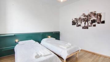 3 bedrooms, free WiFi, bed sheets