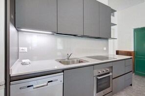 Fridge, oven, stovetop, dishwasher - Workation Castle: Casa Galbiga (Carlazzo)