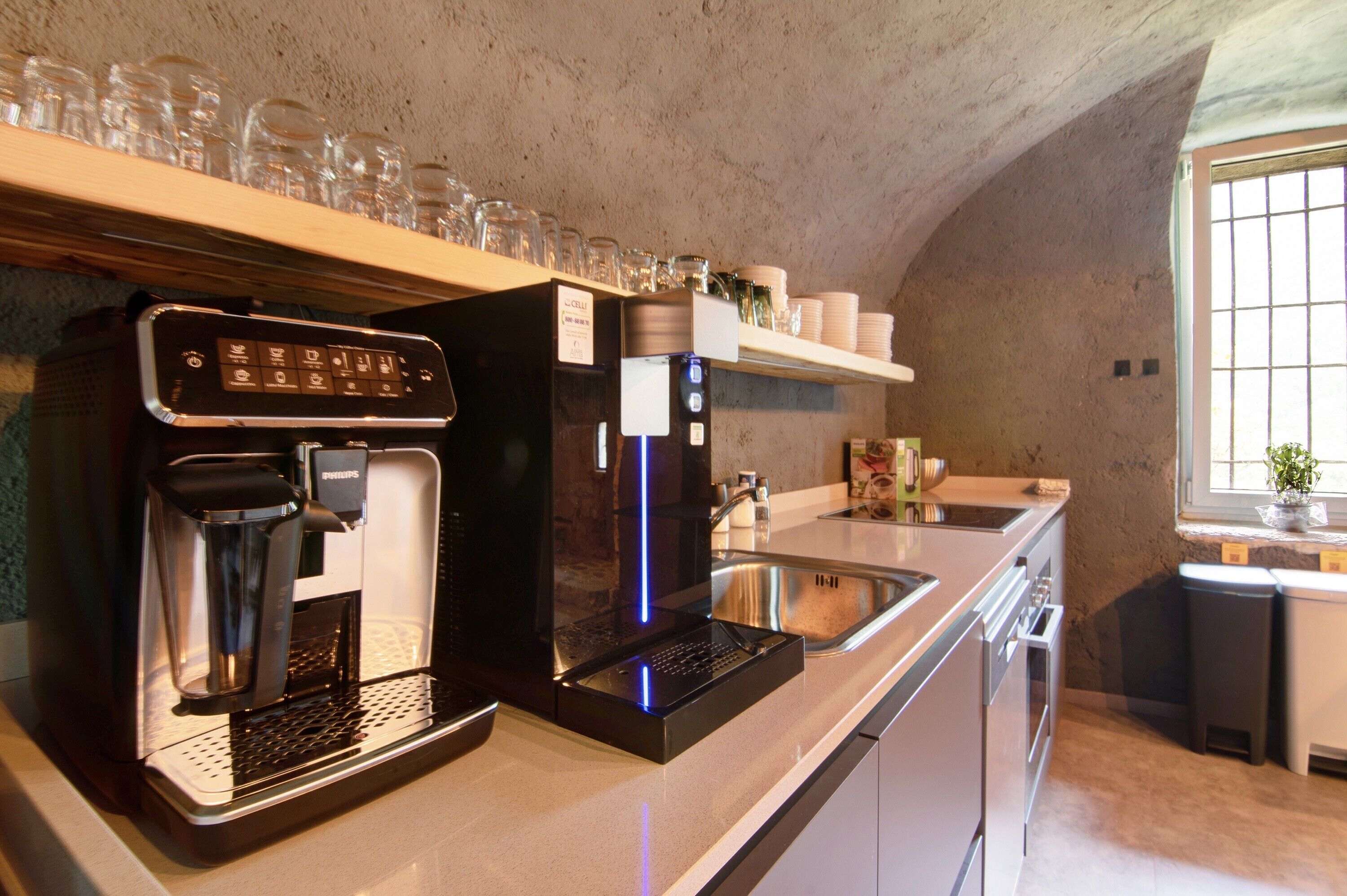 Kühlschrank, Ofen, Herdplatte, Geschirrspüler