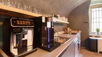 Kühlschrank, Ofen, Herdplatte, Geschirrspüler