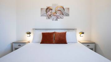 1 bedroom, iron/ironing board, bed sheets