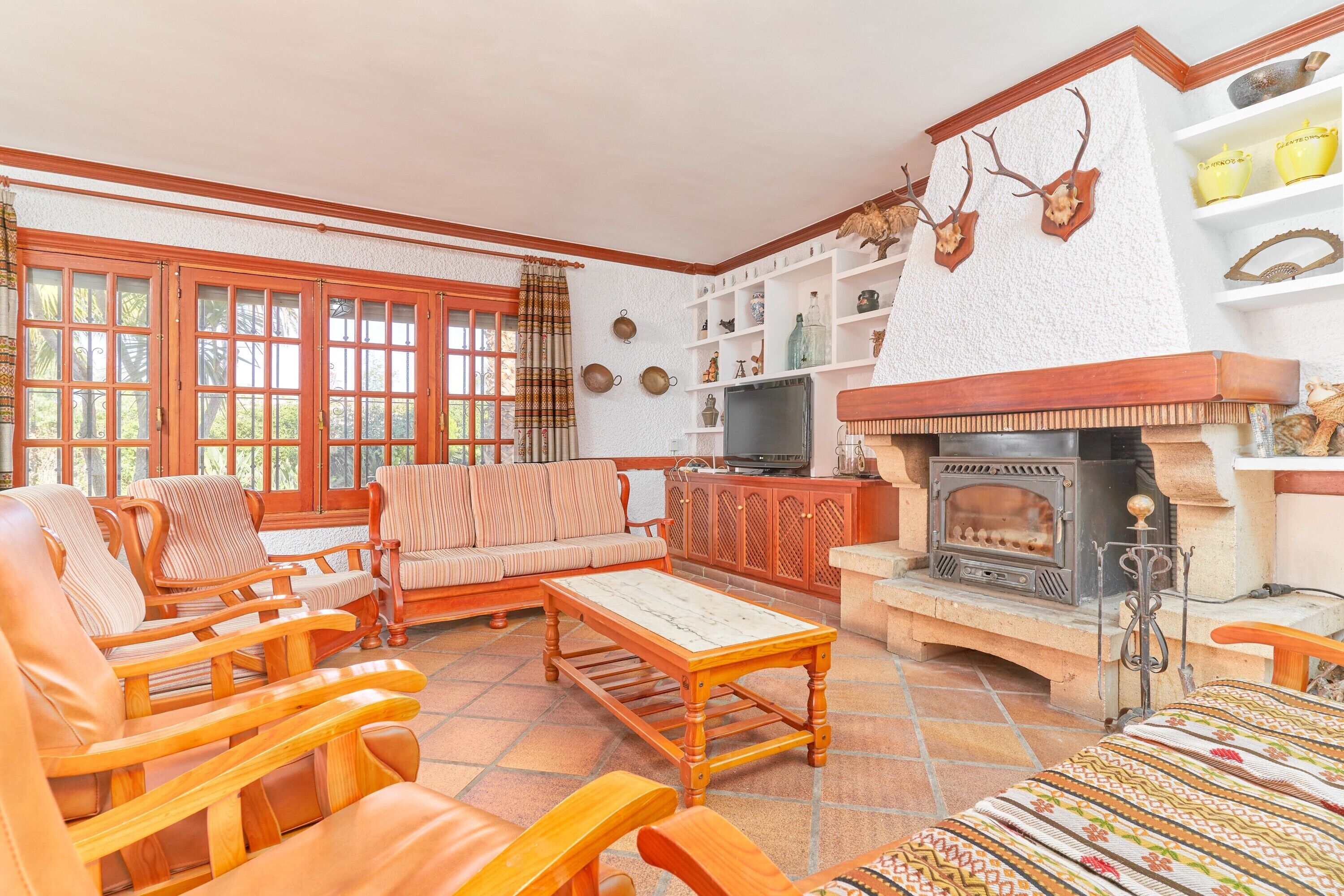 Fernseher, Kamin, DVD-Player, Tischtennisplatte