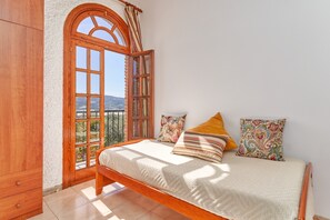 8 habitaciones, tabla de planchar con plancha y wifi gratis 