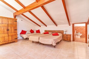 8 camere, ferro/asse da stiro, Wi-Fi gratuito, lenzuola