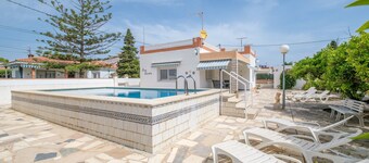 Holiday Home "Can Quetu" with Private Pool, Terrace, and Wi-Fi