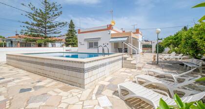 Vacation Home "Can Quetu" with Private Pool, Terrace & Wi-Fi