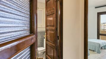 Douche, serviettes fournies