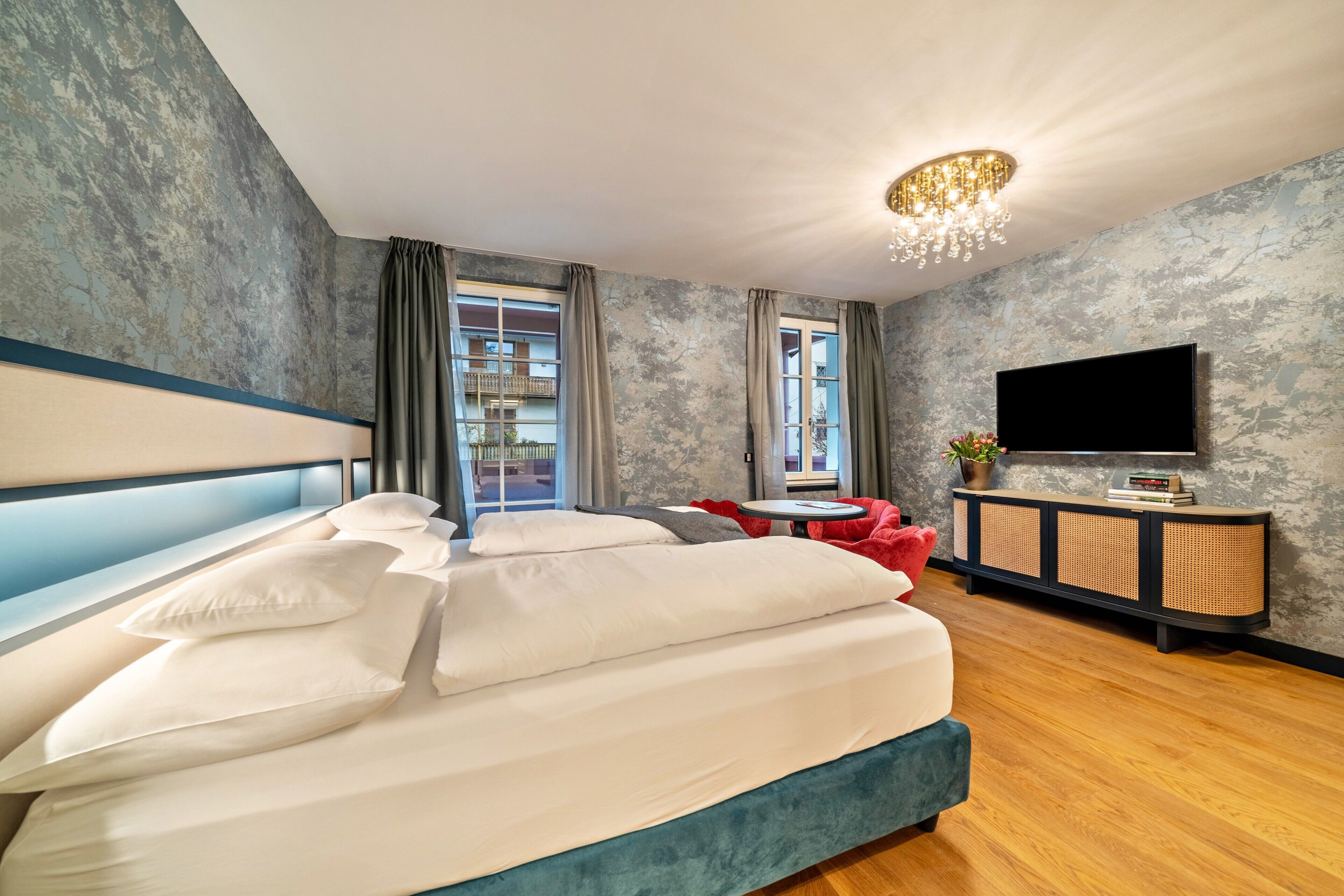 Free WiFi, bed sheets