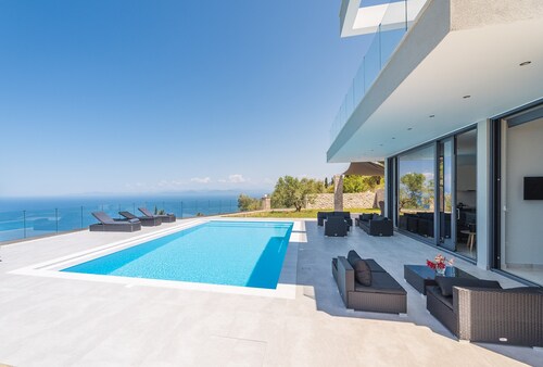 Country House "Zenvillas" with Private Pool & Wi-Fi