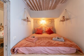 2 bedrooms, iron/ironing board, free WiFi, bed sheets - La Confidence in the heart of L'Isle sur la Sorgue (L'Isle-sur-la-Sorgue)