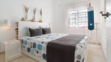 1 chambre, fer et planche Ă repasser, Wi-Fi gratuit, draps fournis