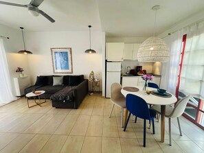 TV - Vacation Rental 'Bungalow Aloe Dunas 2' with Shared Pool, Private Terrace & Fast Wi-Fi (Maspalomas)