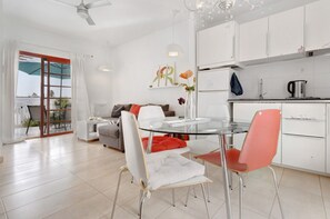 Interior - Bungalow Aloe Dunas 2 with Shared Pool, Private Terrace, and Fast Wi-Fi (Maspalomas)