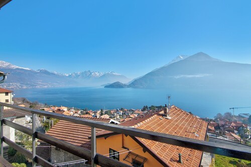 Apartment 'Casa sul Lago di Como' with Lake View, Wi-Fi and Air Conditioning
