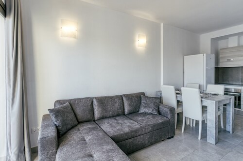 Apartment 'Giuliano Superior 3' with Balcony, Wi-Fi and Air Conditioning