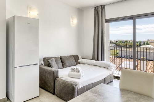 Apartment "Giuliano Superior 4" with Balcony & Wi-Fi