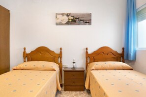 2 bedrooms, free WiFi, bed sheets - Apartment 'Ruz Bajo' for 6 people (Conil)