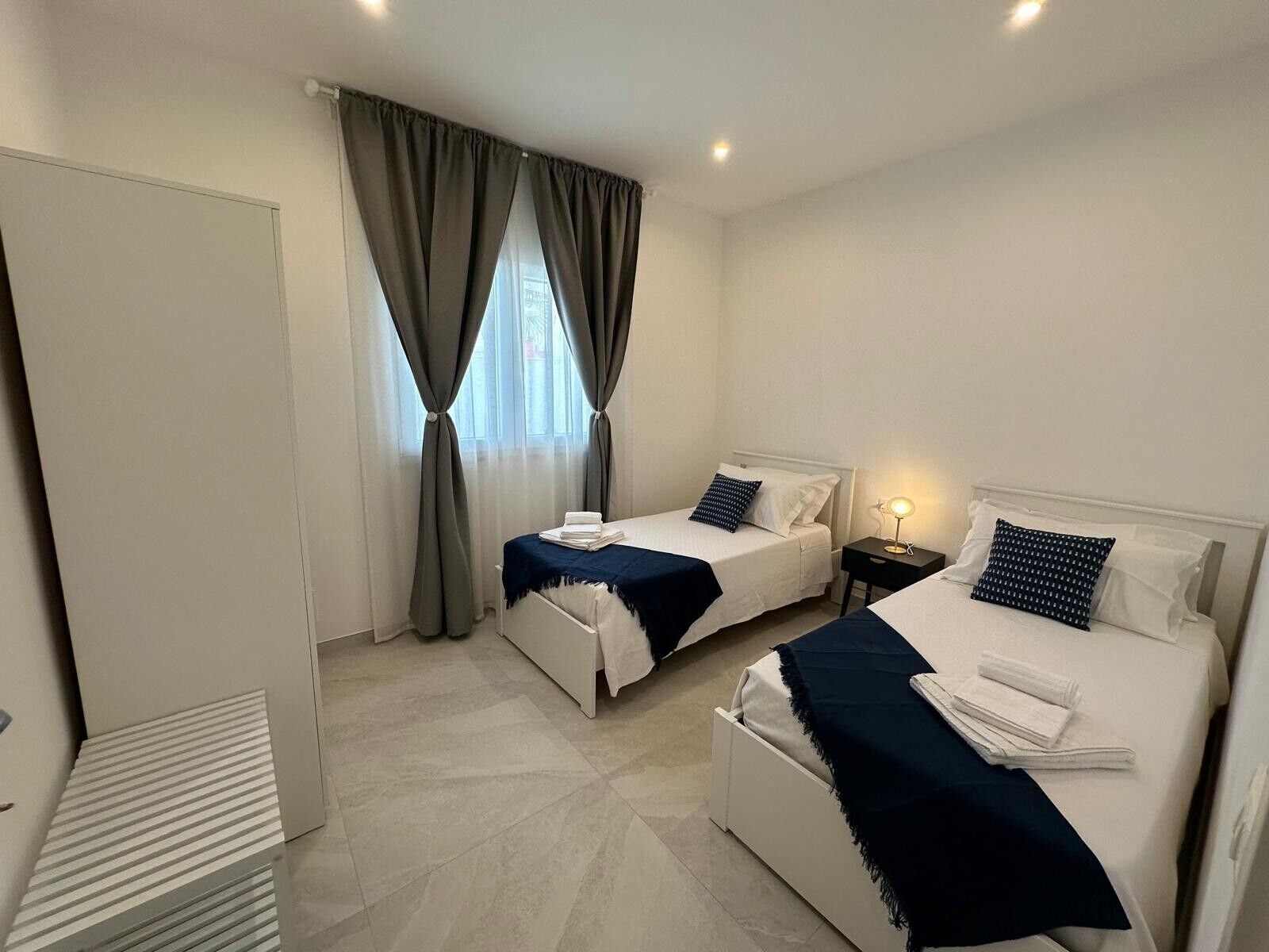 3 makuuhuonetta, silitysrauta/-lauta, ilmainen Wi-Fi, vuodevaatteet