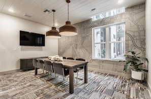 Dining - Luxury apartment (Tampa)