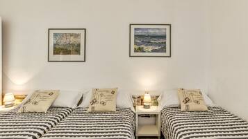 2 chambres, fer et planche Ă repasser, Internet, draps fournis