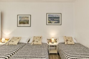 2 chambres, fer et planche à repasser, Internet, draps fournis